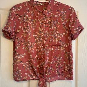 Women’s Size Small Flower Blouse 🌸🌸🌸🌺🌺🌺